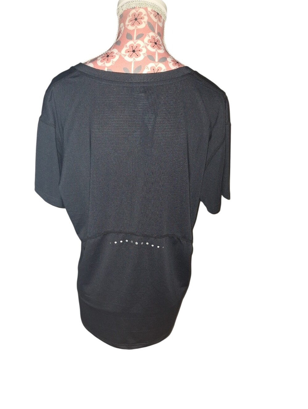 Lululemon Running Tee - Picture 4 of 5